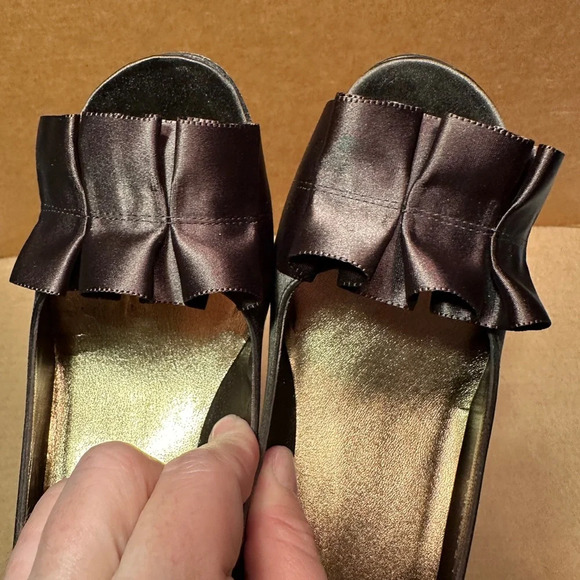 Stuart Weitzman GigiRitz satin open toe bow pump, brown, 6.5 - Picture 10 of 12